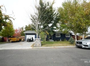 238 Dorothy Ave, Gooding, ID 83330