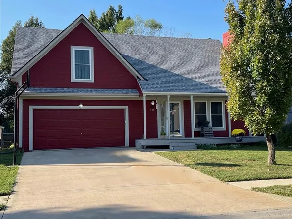945 E Cottage Creek Dr, Gardner, KS 66030