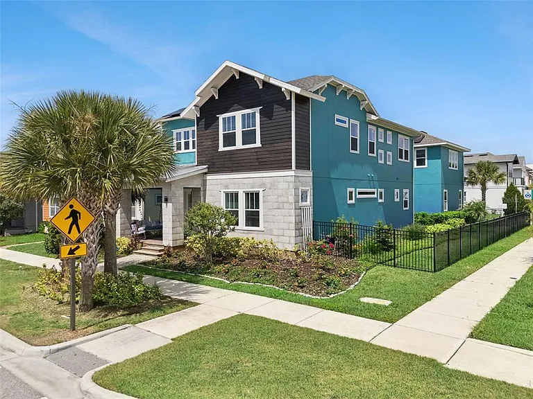 8033 Nemours Pkwy — Photo 4