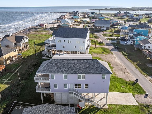 2nd image of 1003 Seashell Dr