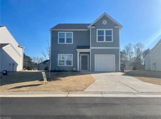 1818 Gatehouse View Dr, Winston Salem, NC 27127