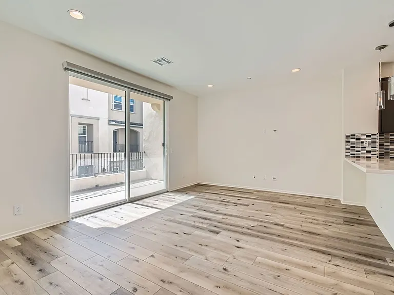 1604 Santa Paulina — Photo 32