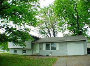 5201 SW 25th St, Topeka, KS 66614