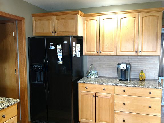 4th image of 1608 Waterberry Dr