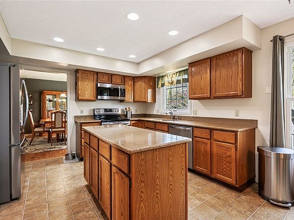 5th image of 57 Edenfield Rd