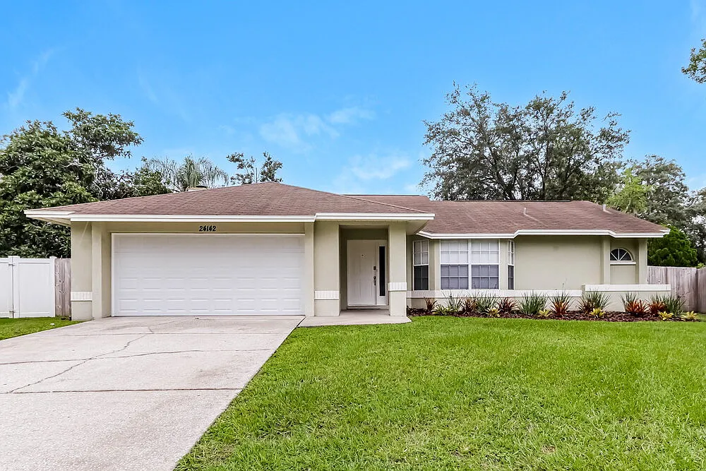 4 bed, 2.0 bath, 2209 sqft, $2,590 — Photo 1