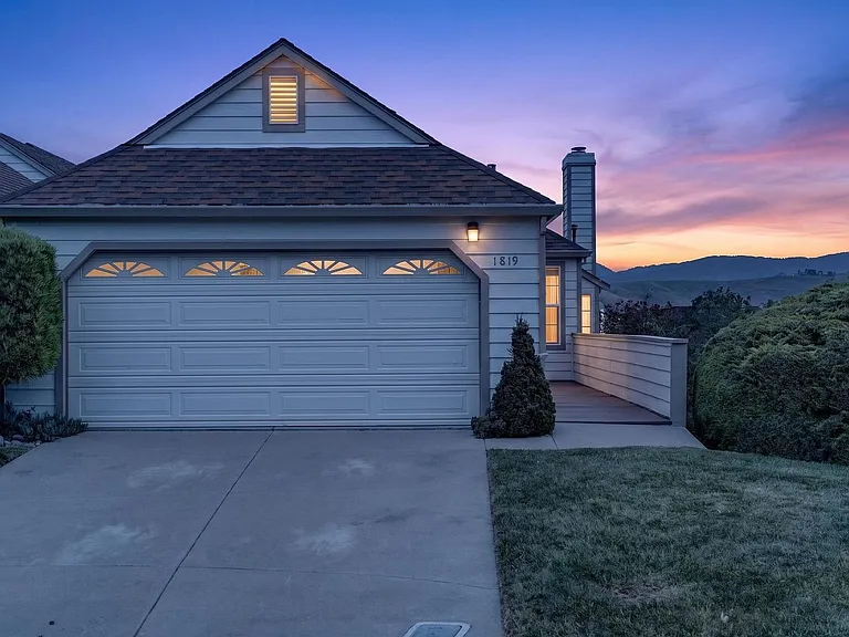 1819 Mockingbird Pl — Photo 1