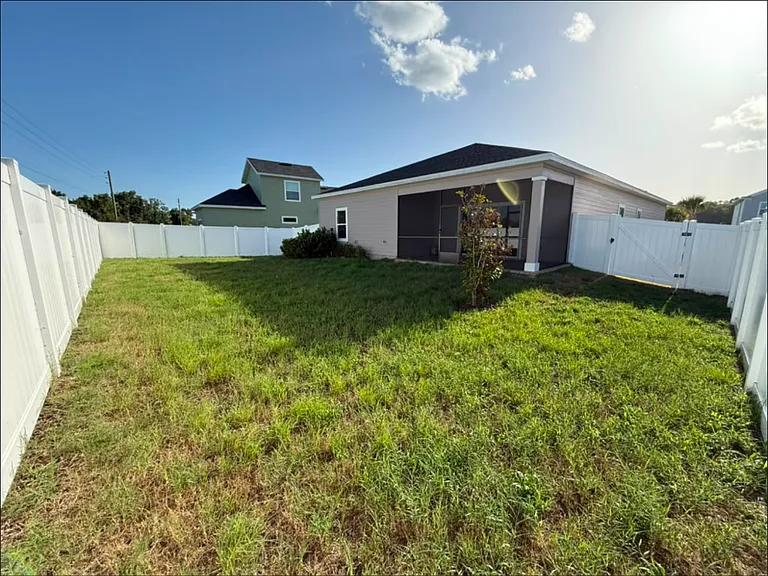 4453 NW 14th Loop — Photo 9