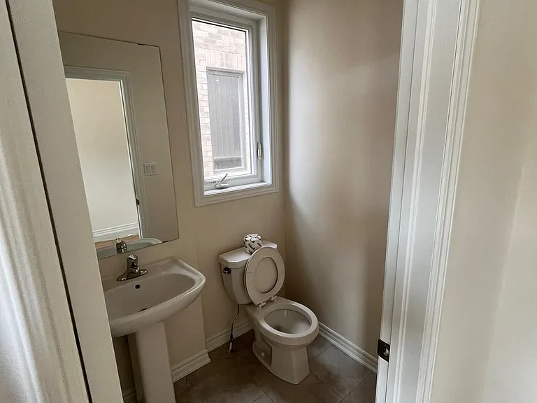 2107 Hallandale St — Photo 3