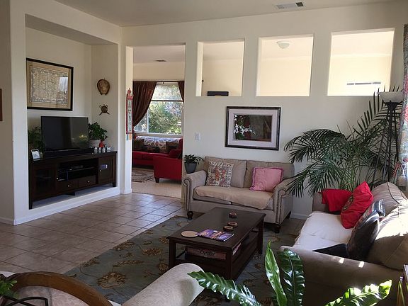 4th image of 879 Skyridge Dr