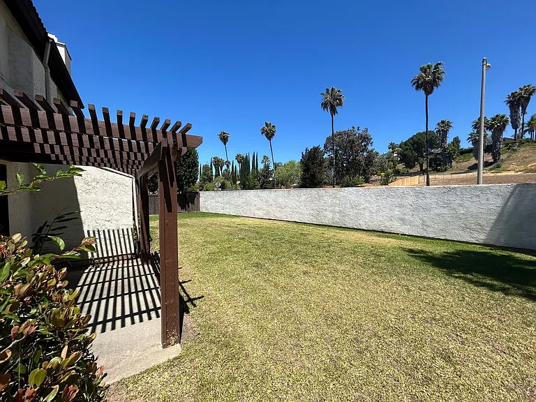 5435 Villas Dr — Photo 13