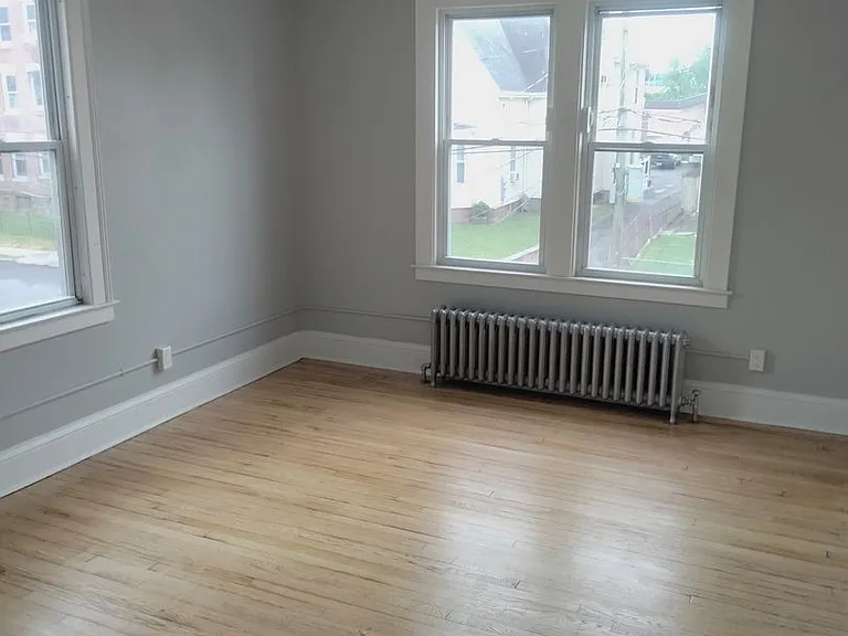 74-76 Kibbe St — Photo 3