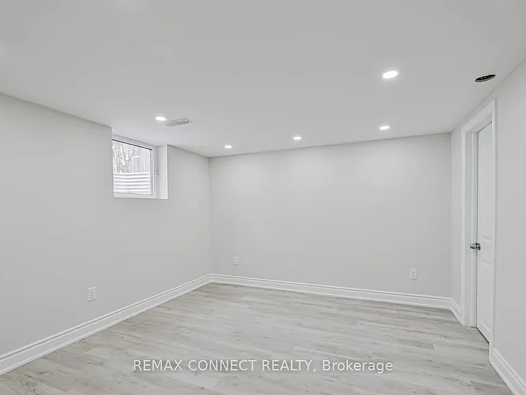 55 Taysham Cres — Photo 6