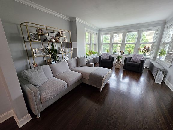 3rd image of 3828 N Mozart St #3