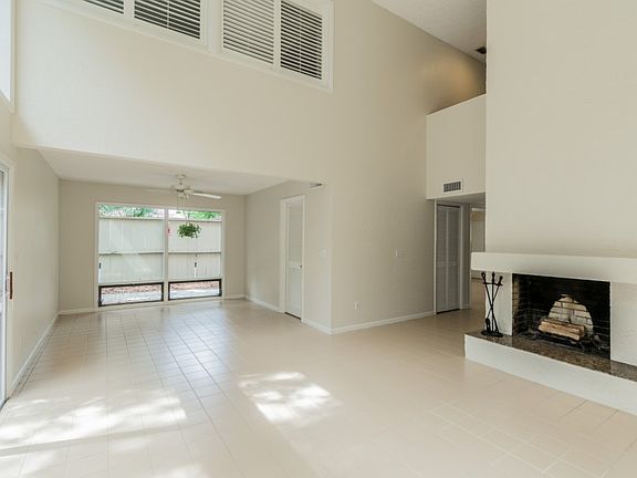 4th image of 110 Starling Ln