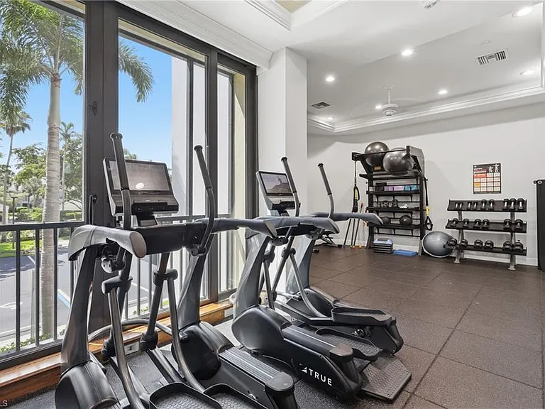 5601 Turtle Bay Dr #302 — Photo 23