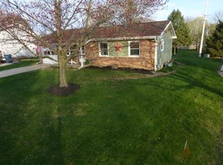 305 Colebrook Dr, Clinton, MI 49236
