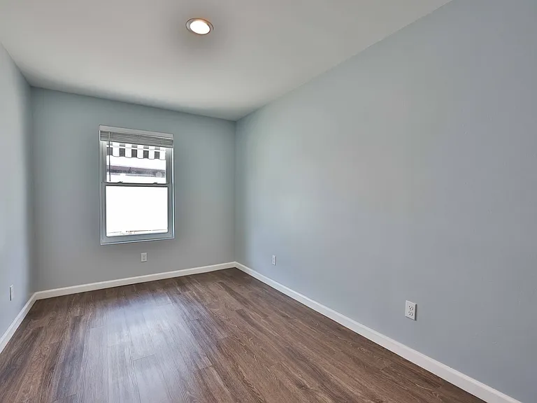 5036 Raymond Pl — Photo 28