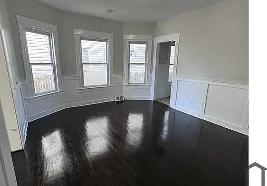 4 bed, $2,350 — Photo 3