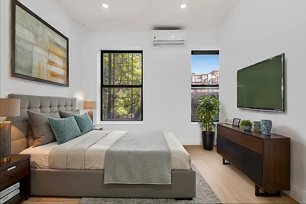 Rented by REAL New York | media 2