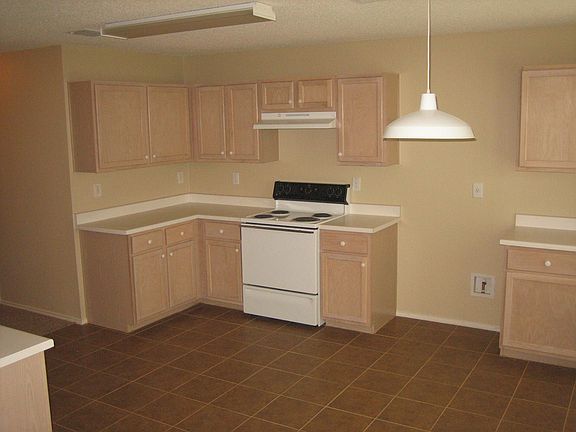 3rd image of 2309 Chestnut Dr