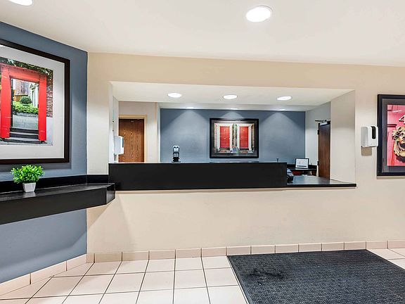 Lobby and Guest Check-in
