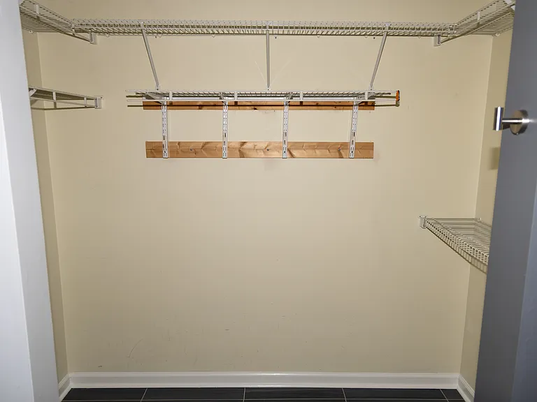 1671 Glenn Abbey Dr — Photo 8