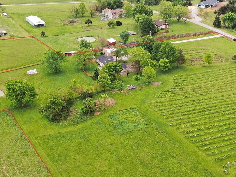 1st image of 1223 E Bluebird Ln