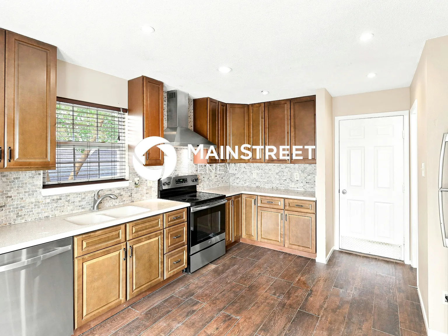 43 Frostwood Ln — Photo 4