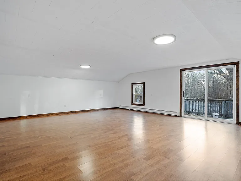 47 Railroad Ave #2 — Photo 4