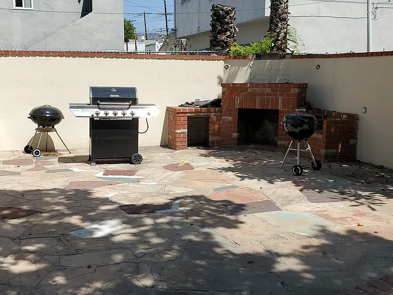 950 1/2 N Serrano Ave — Photo 15