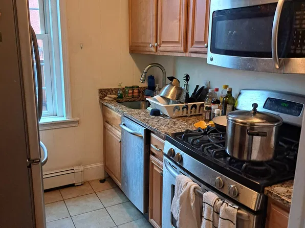 51 Phillips St APT 8, Boston, MA 02114