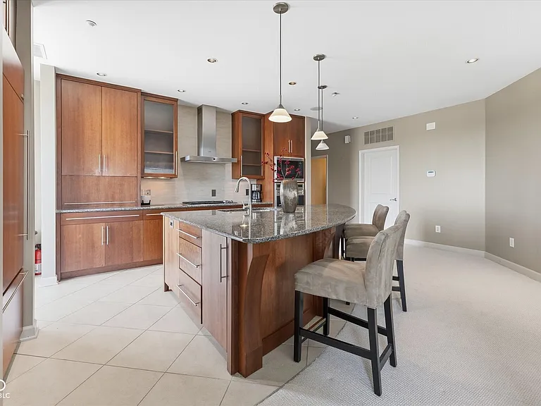 435 Virginia Ave #604 — Photo 9