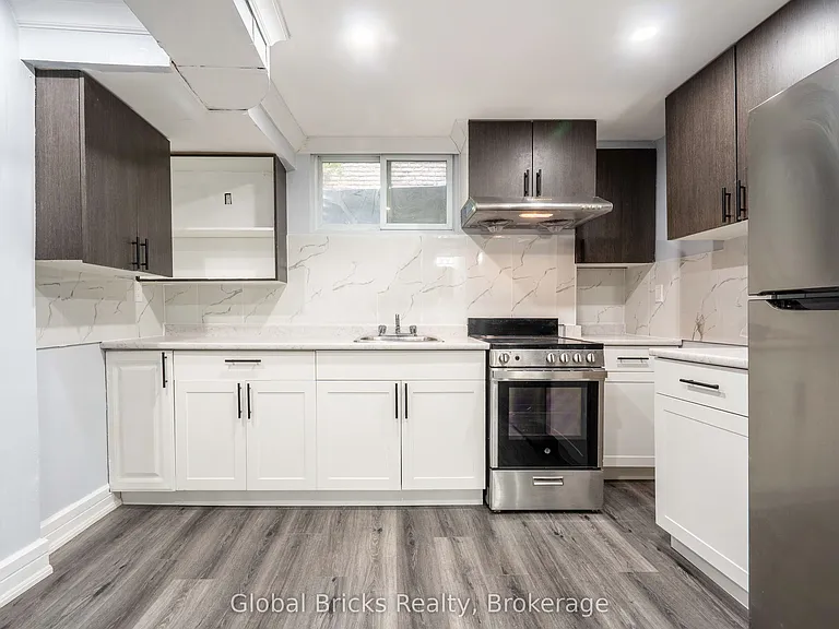 2936 Windjammer Rd — Photo 8