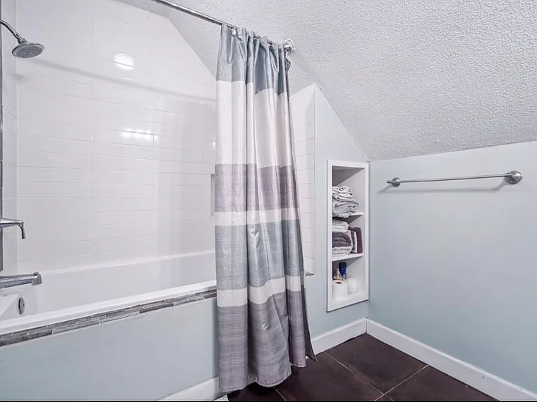 Shower (very large tub)