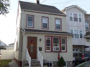 842 Martin St, Elizabeth, NJ 07201