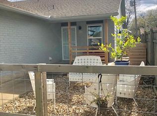 3301 China Grv #B, Austin, TX 78745