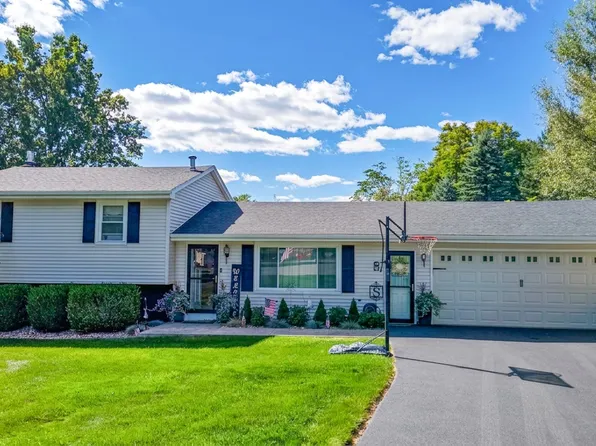 84 Circle View Ct, New Middletown, OH 44442