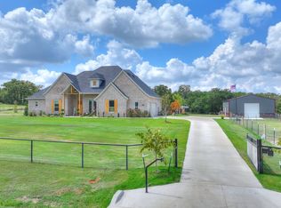 1013 Kingsway Dr, Weatherford, TX 76088