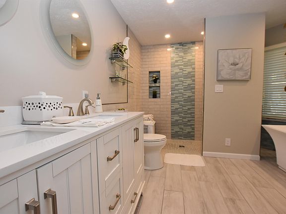 4th image of 9763 S Harbour Pointe Dr #34