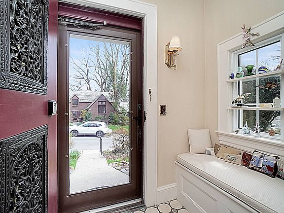 3rd image of 6 Inwood Rd