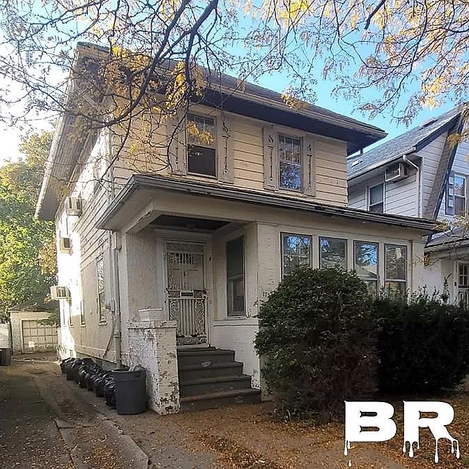 1st image of 1732 E 26th St