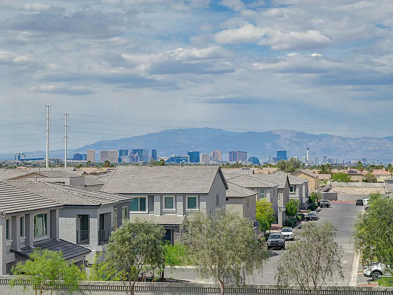 706 Eros Ct — Photo 18