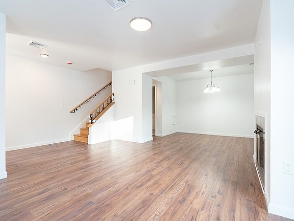 5th image of 67 Greenbrook Dr Unit 67