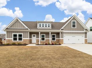 40 Country Cove Dr, Rossville, GA 30741