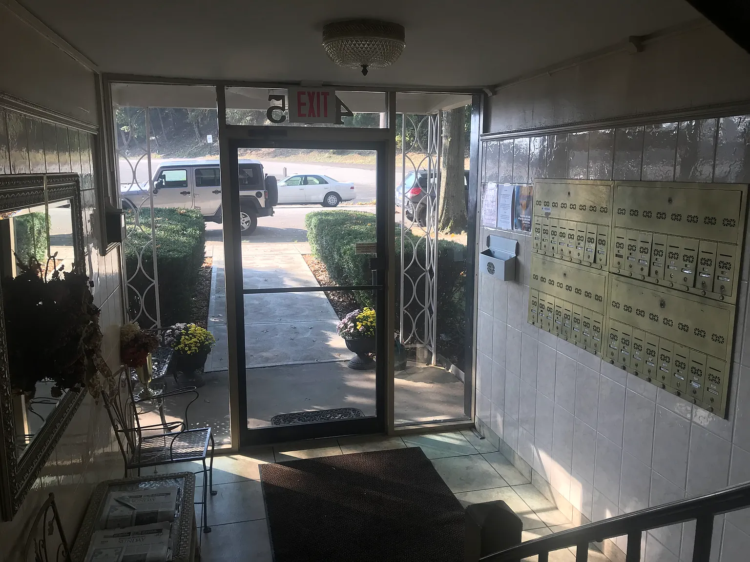 Hoodridge Terrace — Photo 4