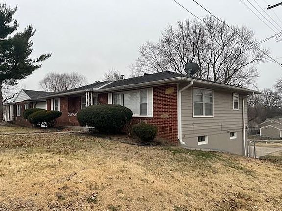 2nd image of 2806 Clay St