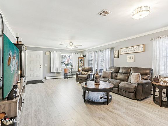 4th image of 227 Torrey Pines Drive