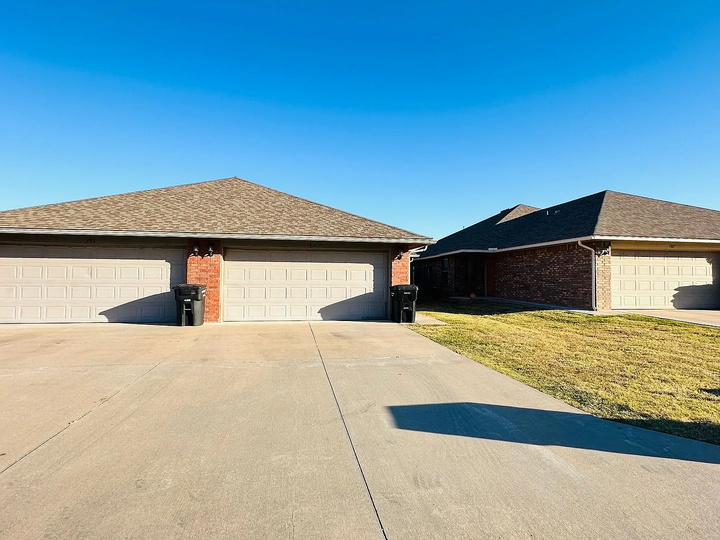 3 bed 2 Bath 2 Car Garage In Moore Schools! — Photo 3