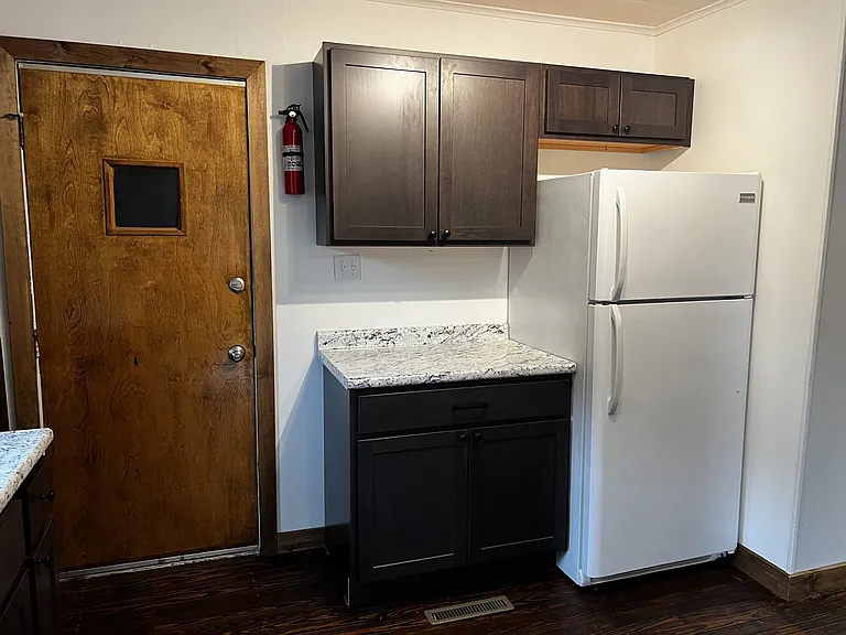930 W Water St — Photo 12